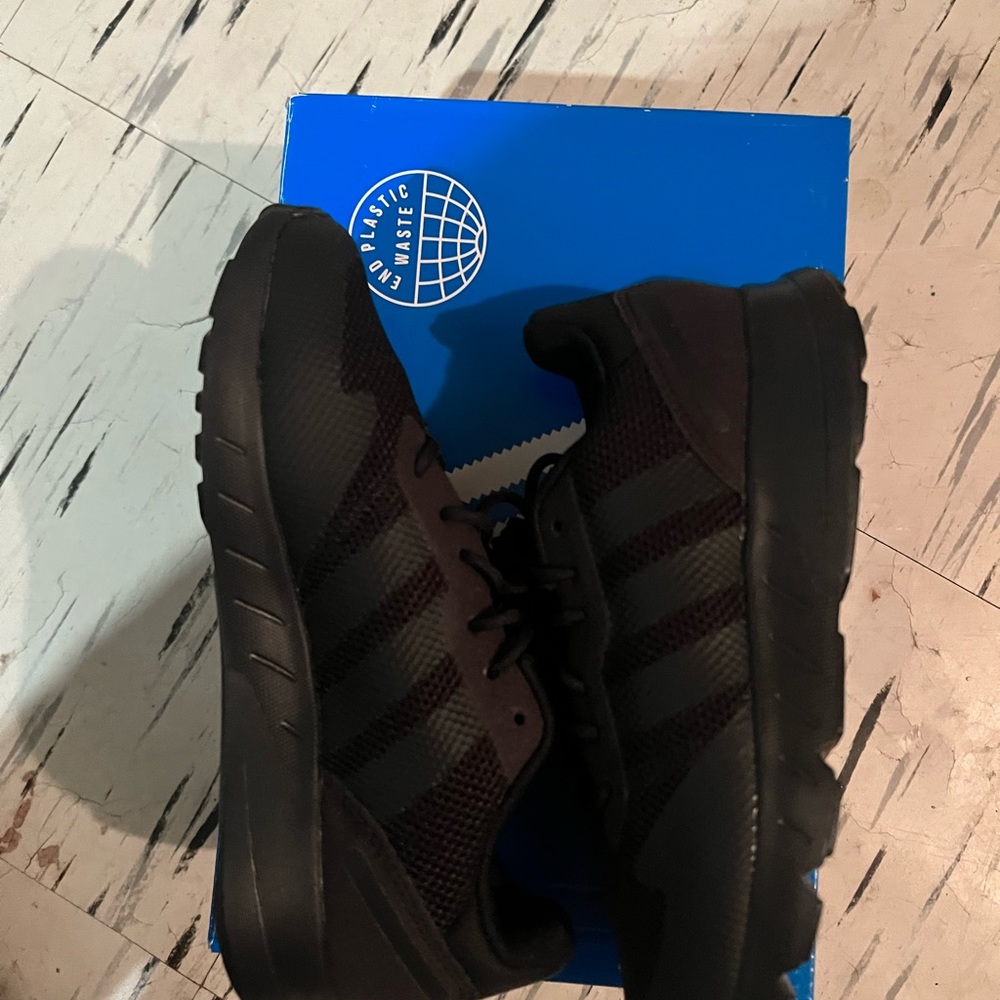 Adidas - Picture 6 of 7